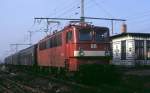 142 249 im Bahnhof Berlin Schneweide, 01.11.1992.