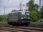 242 151-9 beim Rangieren in Darmstadt Kranichstein am 11.05.13