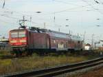 143 816 schiebt am 08.11.2015 die Regionalbahn von Weißenfels nach Leipzig.