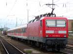 Die Br.143 922-3 stand am 16.05.07 mit ihren 3 Ex-Silberlingen im Gterbereich von Aalen abgestellt. Dieser Zug fuhr spter von Gleis 4 nach Crailsheim.