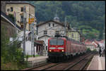 DB 143058-6 hält mit dem RE nach Bad Schandau am 27.08.2006 in Königsstein im Elbtal.