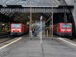 2 E-Loks der Baureihe 143 stehen Nebeneinander am Dresdner Hbf.