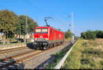 Da musste schnell das Handy her... nach dem Zusammenpacken schickt die Blockstelle Zscherben noch die wagenlose 143 851-4 (Lok 603) Richtung Angersdorf durch.

🧰 Mitteldeutsche Eisenbahn GmbH (MEG)
🕓 28.8.2024 | 18:01 Uhr