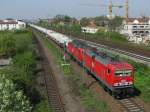 Die MEG Loks 601 und 603 (ex DB 143) mit einem Ganzzug am 28.4.2008 in Regensburg.