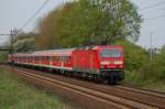 143 007-3 mit einem Fuballsonderzug am 18.4.2009 durch Ahlten -> Misburg 