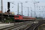 Mit einer RB nach Lichtenfels fhrt 143 200-4 in den Bahnhof Frth ein. (24.7.2010)