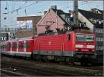 Einfahrt der 143 588-2 in den Hauptbahnhof von Kln.