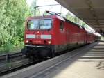 143 070-1 mit Regionalzug von Braunschweig nach Magdeburg im Bahnhof Braunschweig am 12.06.2011