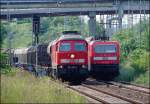 Zugbegegnung - 232 135-4 vor dem TEC55707 hat die RB (mit 143 233-5) nach Sassnitz passieren lassen.