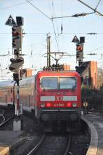 KÖLN, 28.02.2015, 143 568 als schiebende Lok mit RB 27 nach Koblenz Hbf bei der Ausfahrt aus dem Kölner Hauptbahnhof