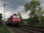 Frühling von Gewitterwolken eingetrübt.