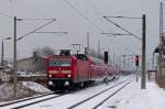 Da es ja die Tage so heiß wird, ein Erfrischungsbild vom 29.12.2014 im Bahnhof Nordhausen. 143 844-9 mit Regionalexpress aus Halle/Saale