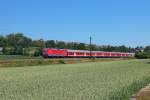 Am Mittag des 2.7.2015 führte die 143 845 bei hochsommerlichen Temperaturen eine RB nach Plochingen durch Ebersbach