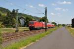 143 568 mit 3 Dostowagen in Leutesdorf am 05/06/2015.