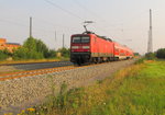 DB 143 337-4 mit der RB 16392 von Erfurt Hbf nach Sömmerda, am 12.08.2015 in Stotternheim.