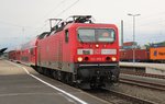 Der letzte Tag mit 143 und den Dostos war am 11.06.16. auch auf der Strecke Dresden Hbf- Hof Hbf und zurück. Hier der lezte Zug RE 4797 mit 143 959-5 in Hof Hbf. Dieser Zug endet in Chemnitz Hbf. Nun kommen die 1440 der MRB!
Gruß an die Besatzung und DANKE:) 