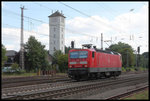 Im Gegenlicht kam 143807 mit dem Zugzielanzeiger  Sonderfahrt  am 30.08.2016 um 14.43 Uhr in Richtung Bremen fahrend durch den Bahnhof Verden an der Aller.
