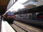 143 825-8 mit RE von Saarbrcken Hbf nach Koblenz Hbf fhrt in Trier Hbf ein.