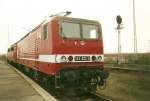 143 922 im November 1999 in Mukran wieder zurck in Deutschland.Die Lok fuhr einst in der Schweiz bei der Sdostbahn.
