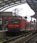 143 970-2 schiebt die S6 am 26.03.2011 in Kln Hbf Richtung Essen Hbf.