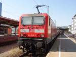 143 050-3 ist die Schublok der Regionalbahn nach Seebrugg. Direkt hinter ihr ist ein ehem DDR Steuerwagen eingereiht (nichts Ungewhnliches auf der Strecke). Vorne am Zug hngt eine weitere 143.