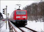 Winterzeit - 143 849-8 (RE33209) auf dem Dnholm bei Stralsund.