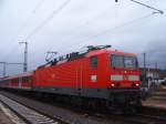 Die Baureihe 143 817-5 am 04.01.07 im Bahnhof Aalen. Sie zog den RE 19450 von Aalen nach Stuttgart HBF.