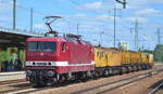 DeltaRail GmbH  243 559-2  [NVR-Nummer: 91 80 6143 559-3 D-DELTA] mit dem Schienenschleifzug (Schienenschleifeinheit SPENO RR 32 M-2) aus Luxemburg mit der Nr. 99 82 0032 206-8 L-SPENO und Beiwagen am 29.05.19 Durchfahrt Bahnhof Flughafen Berlin-Schönefeld.