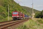 243 179 und 243 864 (DeltaRail) fuhren am 18.05.20 einen Container auf der Umleitungsstrecke durch Remschütz.