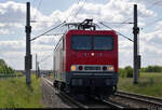 [Reupload]

143 020-6 als Tfzf durchfährt mit dreiköpfiger Lokmannschaft den Hp Zöberitz auf Gleis 2 Richtung Köthen.
Aufgenommen im Gegenlicht hinter der Bahnsteigbegrenzung. Das Gleis verläuft hier in einem leichten Bogen, sodass die Lok im ersten Moment schief wirkt.

🧰 Salzland Rail Service GmbH (SRS)
🚩 Bahnstrecke Magdeburg–Leipzig (KBS 340)
🕓 30.5.2021 | 15:38 Uhr