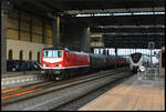 Mal wieder echte Eisenbahn in der Chemnitzer Bahnhofsgruft: Am 08. Februar 2025 beförderte Elektrolok 143 575-6 (TRG - Triangula Logistik GmbH) den Sonderzug des Lausitzer Dampflok Club e.V. DPE 56955 von Cottbus über Riesa nach Zwickau/Sachs, hier beim morgendlichen Halt in Chemnitz Hbf. Rund zehn Stunden später fuhr der  Trabi  (Baujahr 1990, VEB Lokomotivbau Elektrotechnische Werke [LEW]  Hans Beimler  Hennigsdorf, Fabriknummer 18662) den Sonderzug als DPE 28991 rund 20 Minuten vor Plan von Chemnitz wieder nach Cottbus zurück.