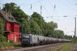 RBH 105 (143 186) am 18.6.13 mit einem Kesselzug in Ratingen-Lintorf.