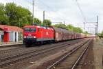 Am 21.05.2015 kam die 143 020-6 .608 von der MEG aus Richtung Magdeburg nach Niederndodeleben und fuhr weiter in Richtung Braunschweig .