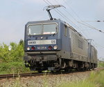 nach einer guten Stunde warten:143 217-8+143 063-6 als Leerfahrt von Rostock-Seehafen gen Wismar bei der Umfahrung in Hhe Rostock Hbf.21.05.2016