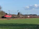 151 059 mit gemischtem Güterzug in der Bauerschaft Hummeldorf bei Salzbergen, (ehem. Bk. Deves) 03.04.15