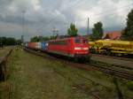 151 154 am 22.8.2007 mit Containerzug in Eystrup