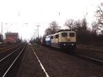 151 083-3 mit eine Gterzug auf Bahnhof Bohmte am 25-3-2000.