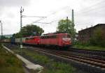 Eine alte Dame untersttzte am 28.09.2010 eine 151 mit ihrem Containerzug um die Cornberger Hhe zu schaffe.