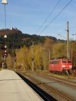 151 086-6 mit rote Brckenrahmen in Kufstein.