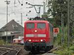 151 008-0 rangiert am 09.08.2011 in Aachen West an einer kleinen Baustelle. Im Hintergrund Class66 PB03 von Crossrail.