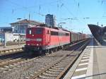 151 078-3 zieht am 17.8.2011 einen gemischten Gterzug durch Kaiserslautern