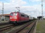 151 083 kam am 13.05.2012 mit einem DB Schenker Zug durch Stendal.