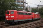 151 036 am 3.7.12 mit 185 241 und 151 144 als Lokzug in Dsseldorf-Rath.