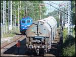 Da kommt 151 170-8 und die dazugehrigen Kreidewagen in Lancken am 10.06.2013 