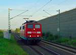 Aus Richtung Nievenheim kam die 151 165-8 Lz in Richtung Neuss gefahren.....Donnerstag den 17.9.2014