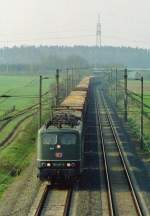 151 047 mit Gterzug Richtung Maschen am 23.04.1995 zwischen Jesteburg und Maschen Rbf