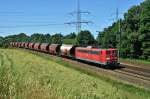 DB Schenker Rail 151 141 mit Schüttgutwagenzug in Richtung Hannover (Langwedel, 30.06.15).