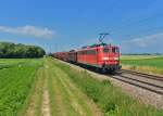 151 016 mit einem Güterzug am 30.06.2015 bei Stephansposching. 