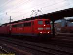 Die 151 135-1 zieht den bei Gensungen (Bz. Kassel) liegen geblieben IC 2273 von Kassel nach Karlsruhe. Ankunft in Bahnhof Wabern ca. 2 Stunden versptet!!02.09.2003
