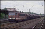 DR 250098 fährt am 20.5.1990 mit einem Ganzzug durch den HBF Potsdam.